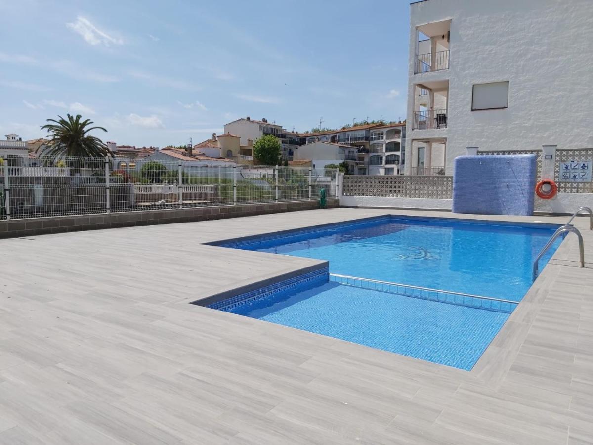 Apartament Amb Piscina Empuriabrava Exteriér fotografie