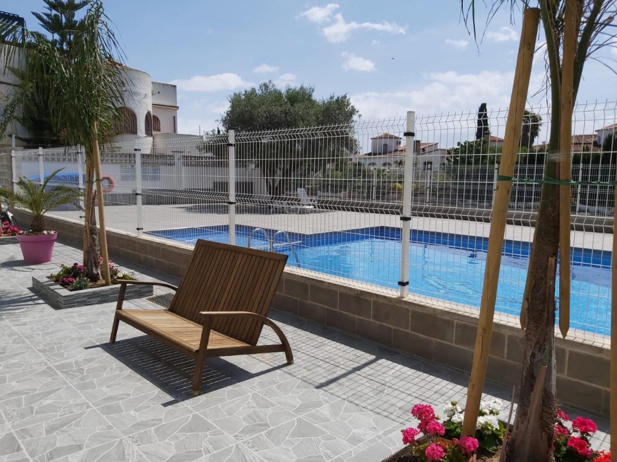Apartament Amb Piscina Empuriabrava Exteriér fotografie